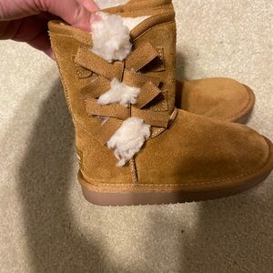 Toddle Koola by Ugg boots size 10